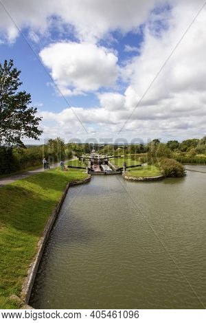 Devizes, Wiltshire, Uk, August 25 2020. Caen Hill Locks On The Kennet And Avon Canal. Devizes, Engla