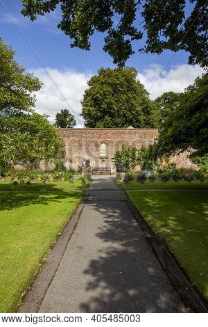 Longleat, Uk - August 26, 2020. Longleat Is An English Stately Home And The Seat Of The Marquesses O