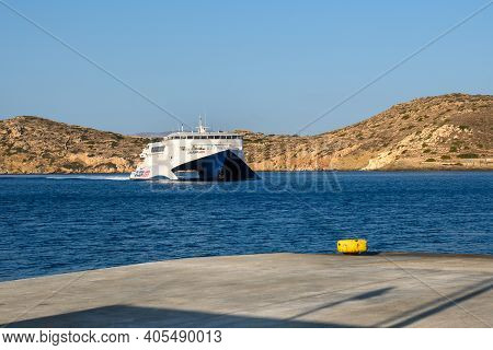 Ios, Greece - September 22, 2020: Caldera Vista, High Speed Catamaran Owned By Seajets Enters Ios Po