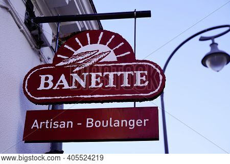 Bordeaux , Aquitaine  France - 01 24 2021 : Banette Logo And Sign Text Front Of French Bakery In Gro