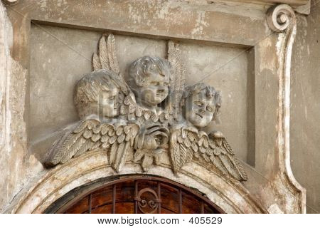 Antico frammento architettonico