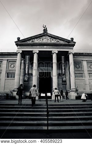 Oxford, Uk - October 25. The Ashmolean Museum Of Art And Archaeology October 25, 2014. The Present B