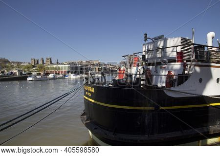 Bristol, Uk - April 8, 2019. Bristol Cathedral Founded In 1140 And Cityscape Seen From Bristol Harbo