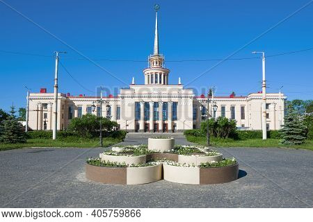 Petrozavodsk, Russia - June 13, 2020: View Of The Railway Station Building In Petrozavodsk On A Sunn