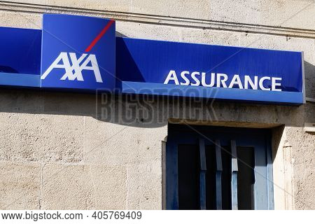 Bordeaux , Aquitaine  France - 01 24 2021 : Axa Logo Brand And Text Blue Sign Front Of Agency French