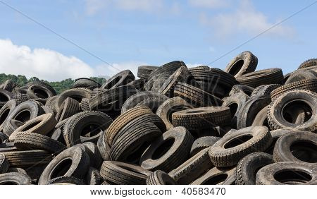 Vecchi pneumatici Heap