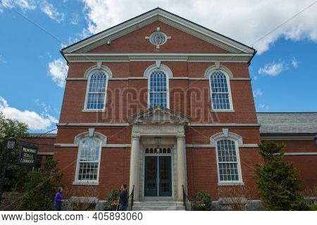 Andover, Ma, Usa - Apr. 24, 2019: Memorial Hall Library On Main Street Near Old Town Hall In Histori