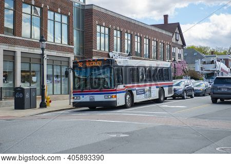 Andover, Ma, Usa - Apr. 24, 2019: Mvrta Public Bus On Main Street In Andover Town Center, Massachuse