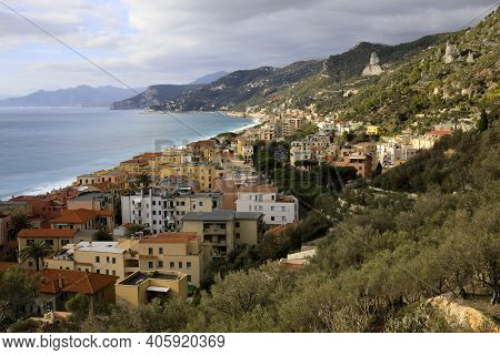 Varigotti (sv), Italy - December 30, 2017: View Of Varigotti Village From Crena Point, Italian Rivie