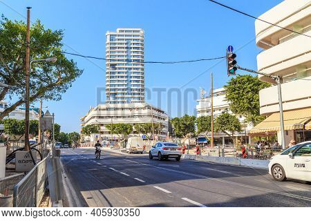 Tel Aviv, Israel - September 17, 2017: This Is One Of The Central Streets Of The Modern City, Which 