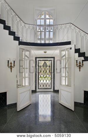Tradycyjne Foyer