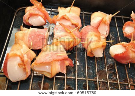 Cooking Bacon Wrapped Shrimp in A Broiler