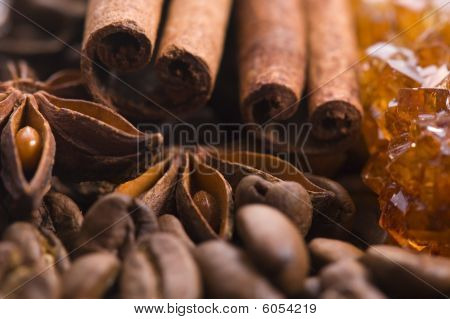 Aroma Kaffee. Zutaten. Coffe Beens, Anis, Zimt, Zucker