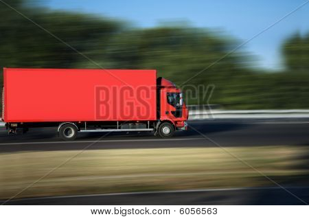 赤いトラック