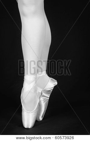 A Ballet Dancer Standing On Toes While Dancing Artistic Conversion