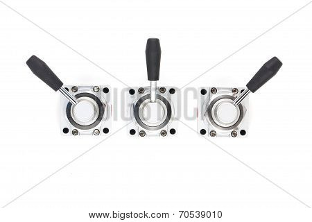 Pneumatic hand valve