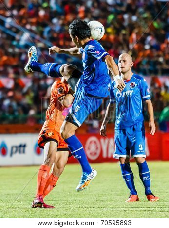 Sisaket Thailand-august 13: Prathan Mansiri Of Ptt Rayong Fc. (blue) In Action During Thai Premier L