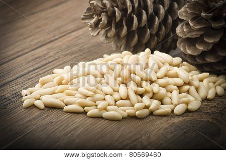 clean pine nuts