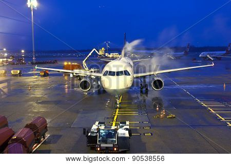 Deicing Of The Lufthansa Plane