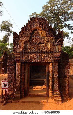 Temple Banteay Srei in Angkor