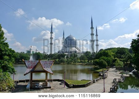 Sultan Salahuddin Abdul Aziz Shah Mosque a.k.a Shah Alam Mosque