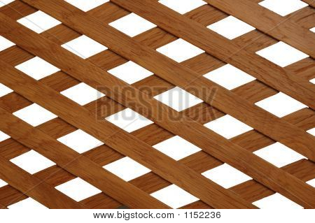 Traliccio in legno con il rombo a forma di fori