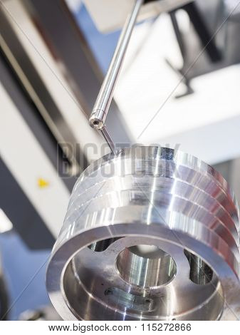 Inspection Automotive Part By Contour Measuring Machine