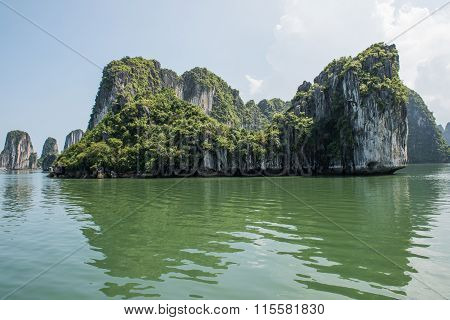 Ha Long Bay Boat Ride