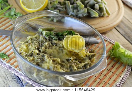 cooked dish of roasted green beans