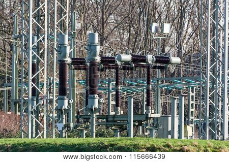 power plant with isolation objects