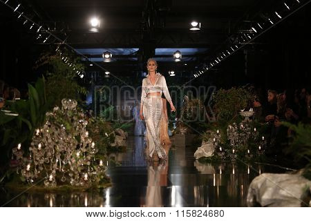 Tuvanam Catwalk