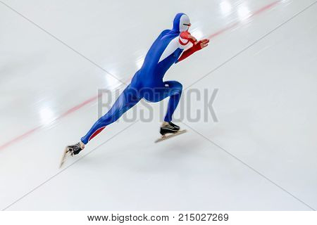fast start athlete speed skater of speed skating competition