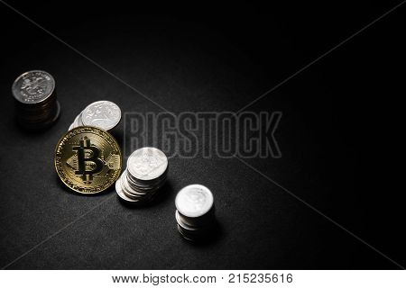 Photo Golden Bitcoins new virtual money on black background