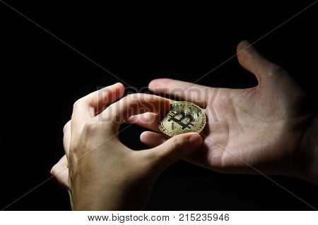 Photo Golden Bitcoins new virtual money on black background