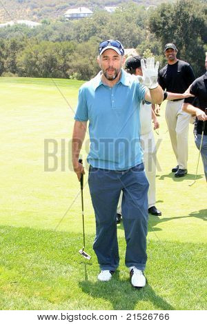 THOUSAND OAKS - 11 de JUN: Richard Schiff no Paley Center for Media anual quinto Celebrity Golf Cla