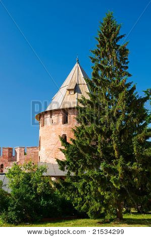 Fedor Tower, Kreml i Veliky Novgorod