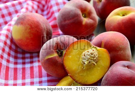 Many fresh peach (German name is Pfirsich)