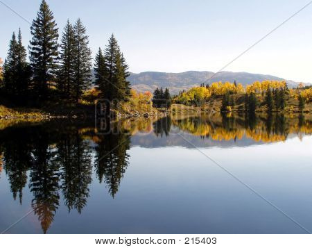 Kaskade Lake Reflections