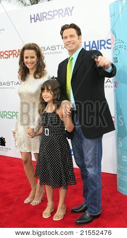Los Angeles jul 10: John Travolta bei der Premiere im Mann Dorf Theater in wir 'Haarspray'