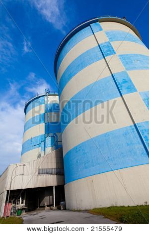 Silos cemento bianco-blu