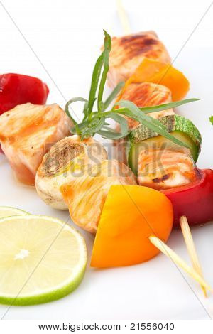 Laks og vegetabilske spyd