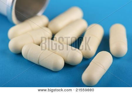 Capsules blanches (pilules)