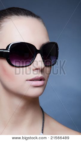 Beleza tiro com óculos
