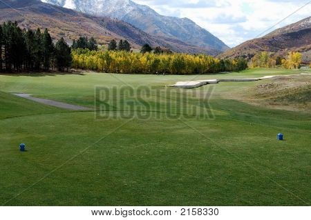 Golf Tee pole w górach