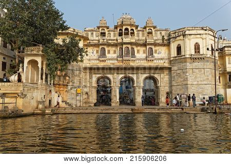 Udaipur, India, November 5, 2017 : Ishwar Door Along The Lake Pichola Shoreline. Lake Pichola Is An