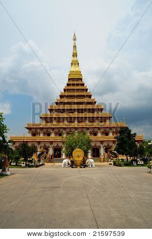 Zlatá pagoda Temple, Thajsko Khonkaen