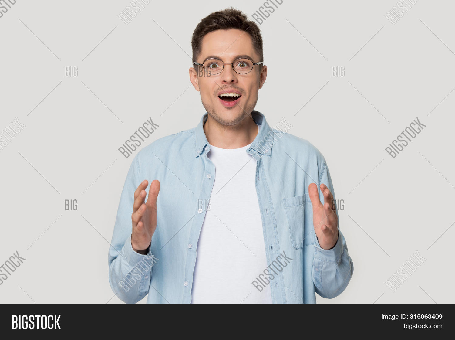 Amazed Man 图片和照片(免费试用) | Bigstock