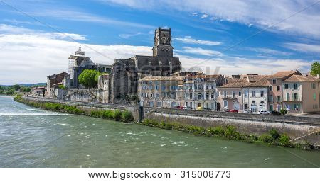Saint Saturnin Church In Town Pont-saint-esprit, France