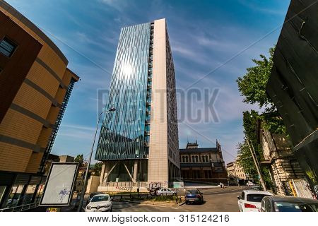 Cathedral Plaza Building, Still Empty After Eight Year - Bucharest