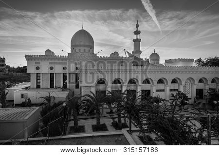 Aqaba, Jordan - November 6, 2017: The Biggest Jordanian Mosque Al-sharif Al-hussein Bin Ali In The C